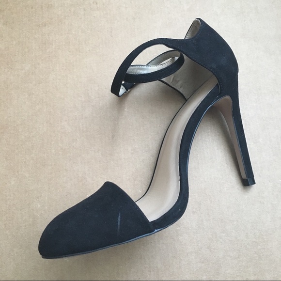 Black ankle strap heels - Picture 5 of 8